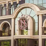 Ark Palace & Hotel