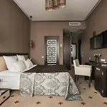 מלון Ark Palace & 4*