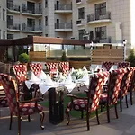 Hotel Ark Palace & 4*