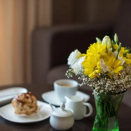 Otel Ark Palace & 4*