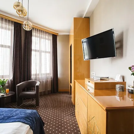 Ark Palace & 4* Odessa