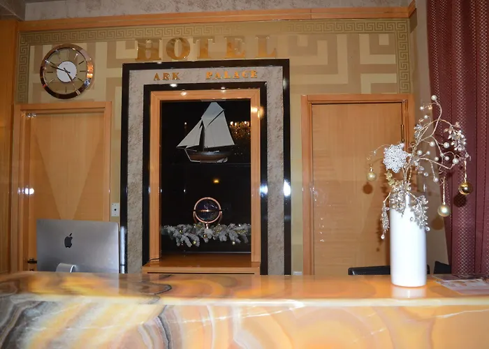 Ark Palace & Hotell