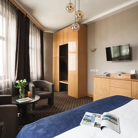 Ark Palace & オデッサ