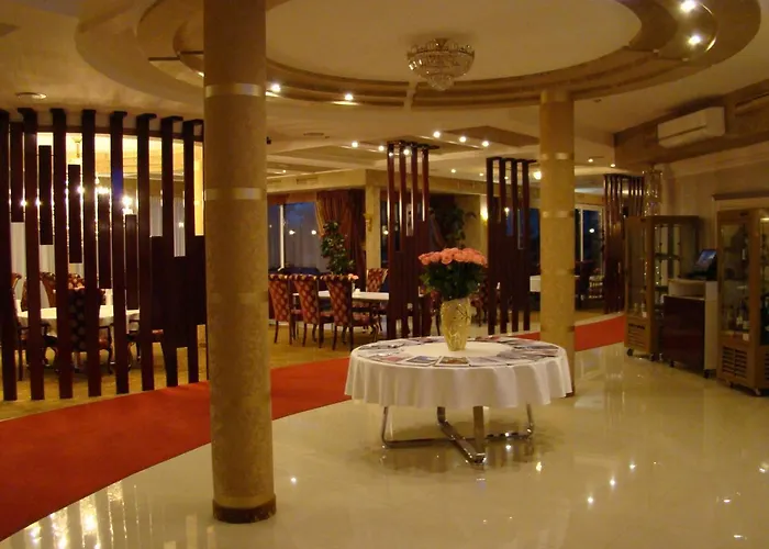 Hotel Ark Palace & 4*