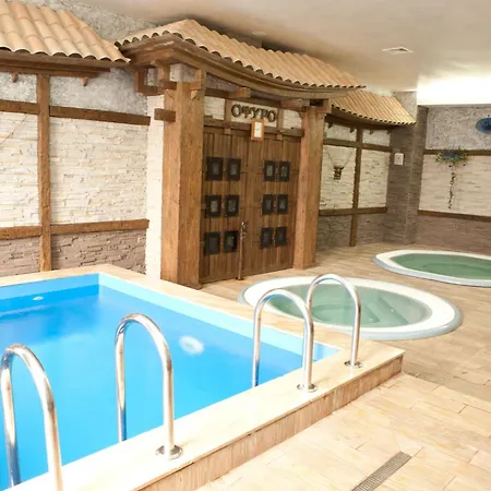 Hotel Ark Palace & 4*