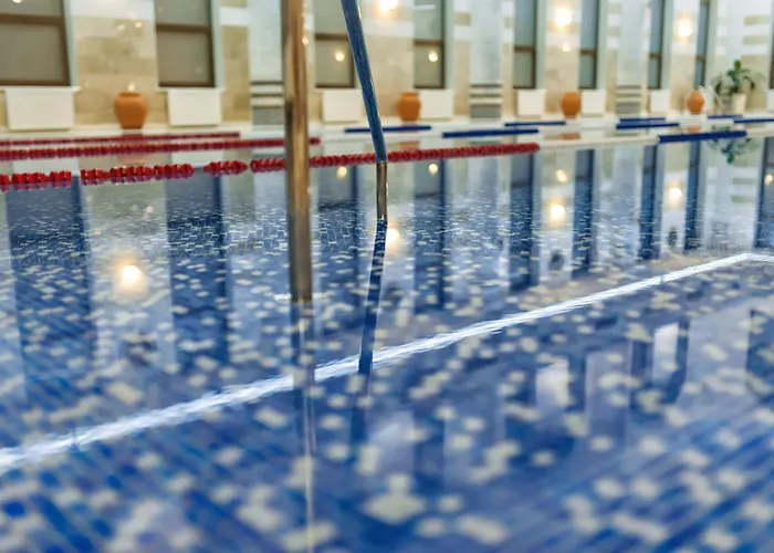 Ark Palace & Готель