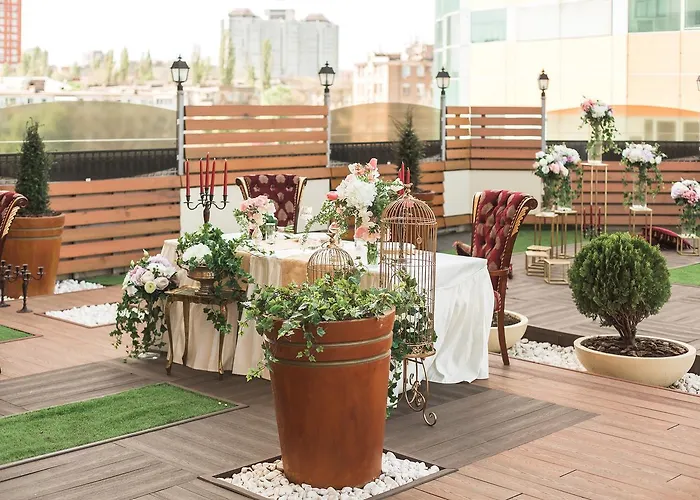 Ark Palace & Готель